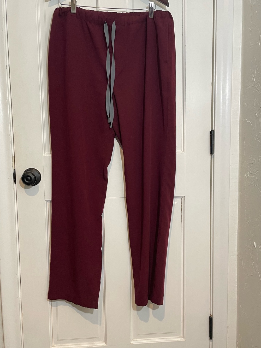 FIGS Women’s Large Burgundy Yola Skinny Scrub Pants Drawstring Elastic Waist